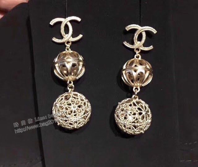 Dior飾品 迪奧經典熱銷款 星球儀珍珠大小球耳釘  zgd1177